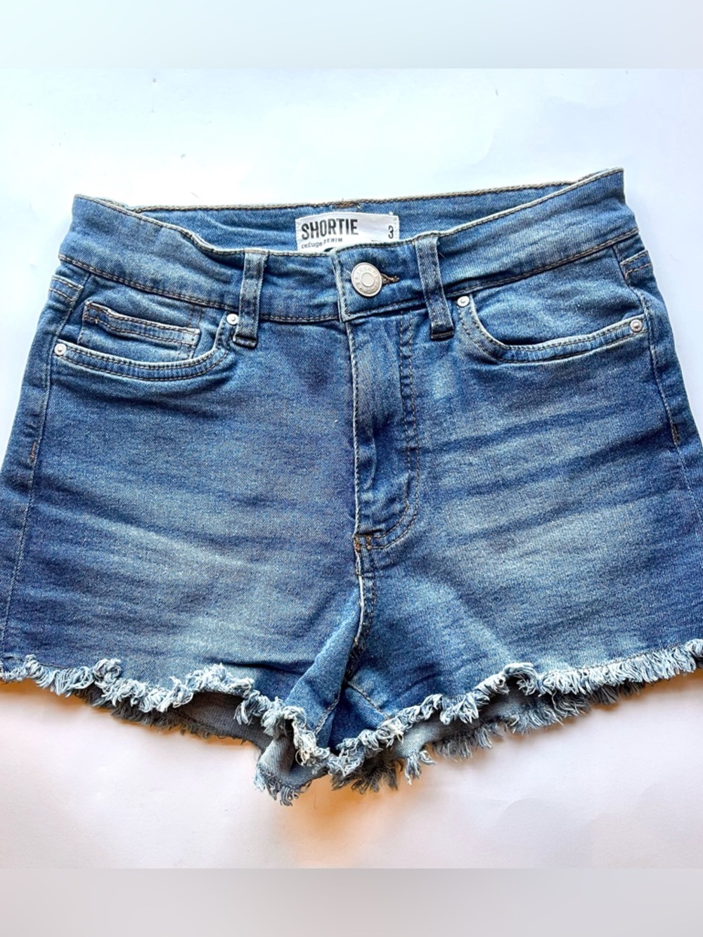 Refuge Shortie Size 3 Shorts